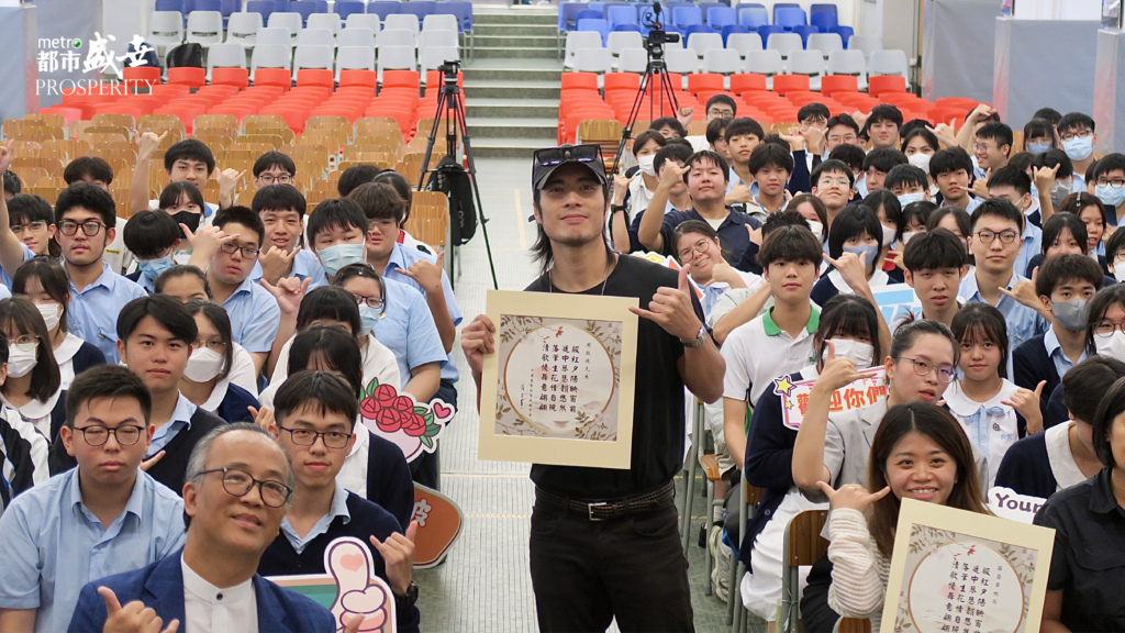 預告School Tour玩足一年  周殷廷甘為學生義唱